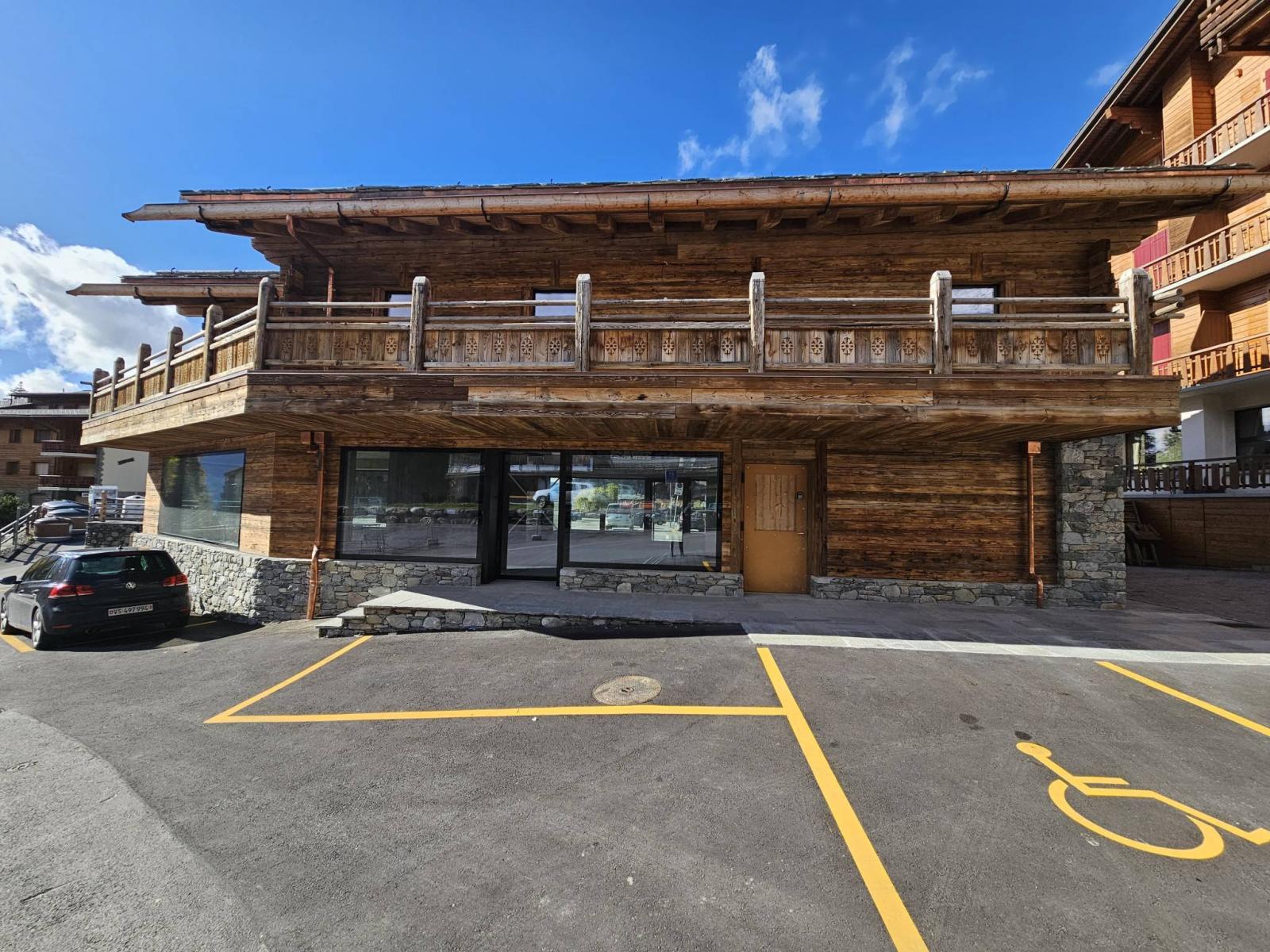 Au cœur de Verbier, place centrale - Superbe immeuble mixte