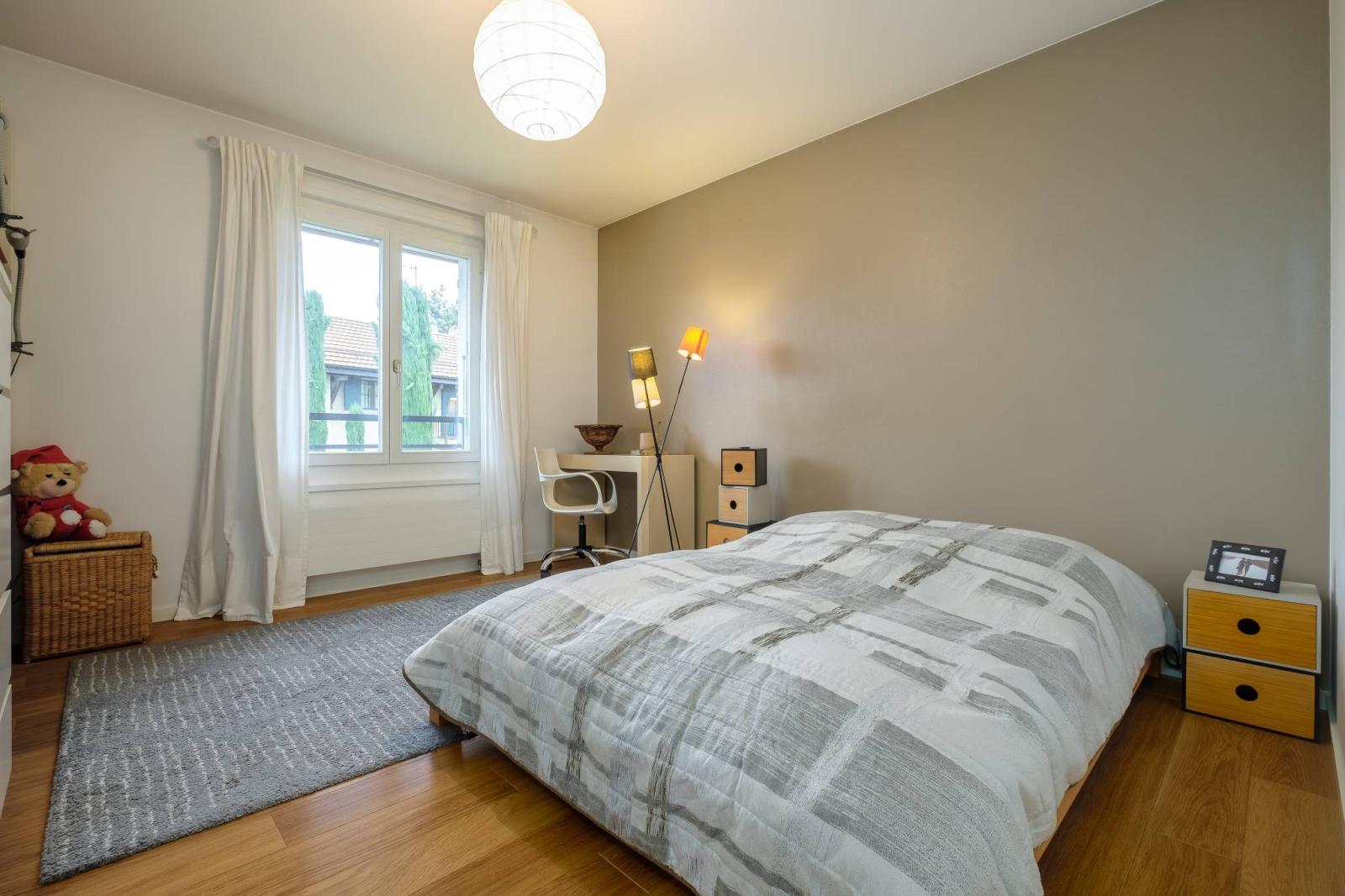 Spacieux duplex en attique de 235 m² entièrement rénové