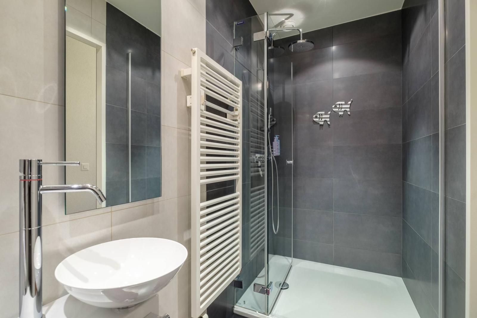 Spacieux duplex en attique de 235 m² entièrement rénové