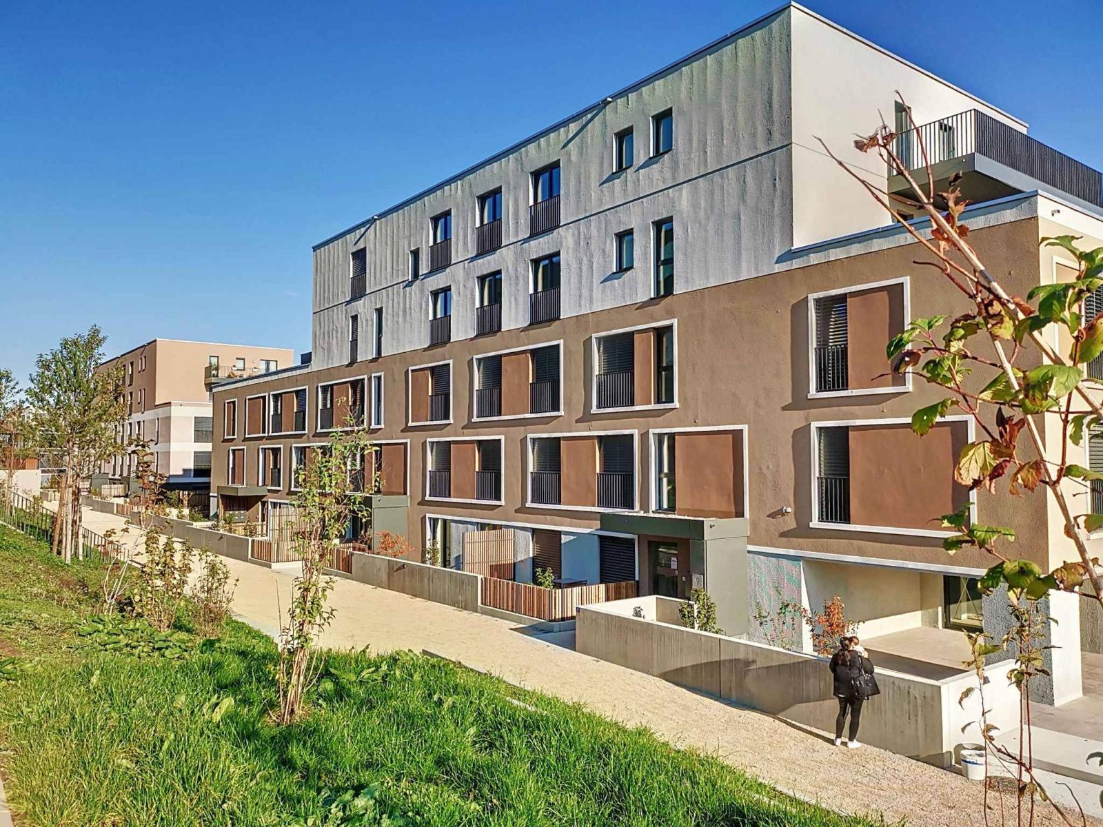 NEUF ! Arcade commerciale de 71 m² avec grande terrasse