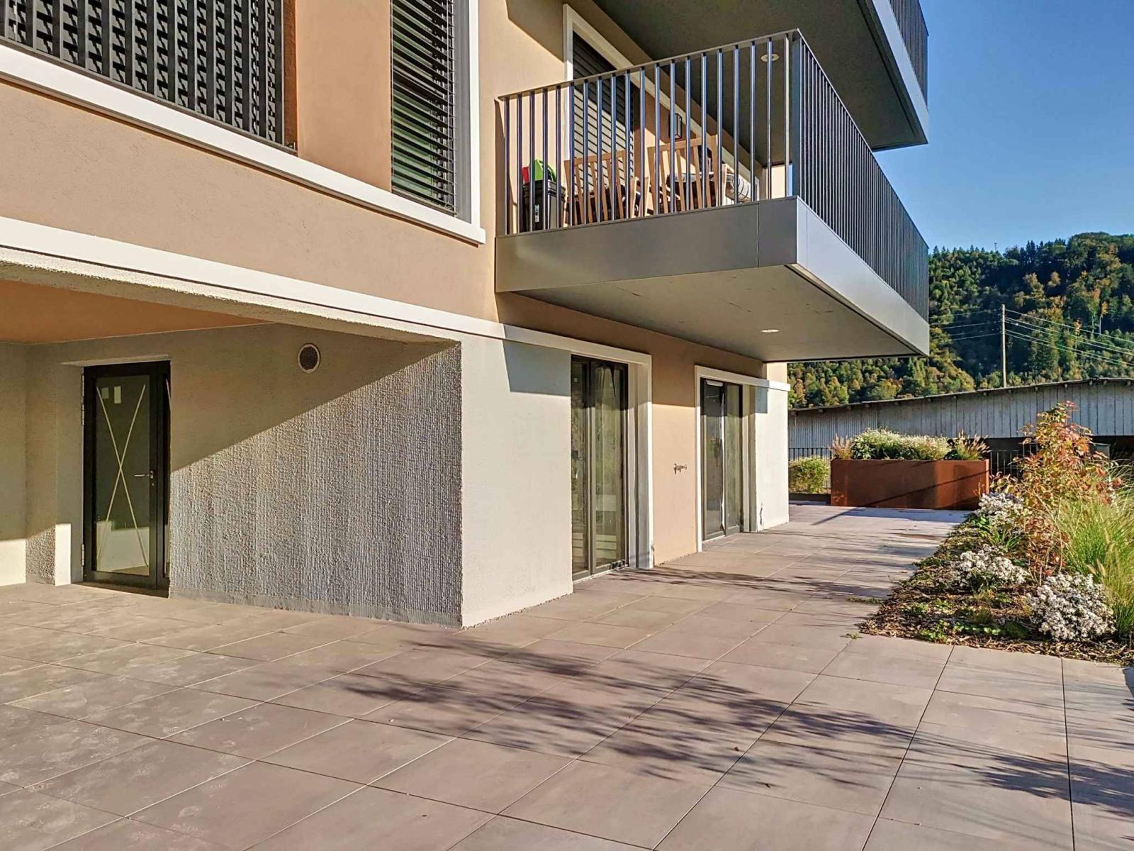 NEUF ! Arcade commerciale de 71 m² avec grande terrasse