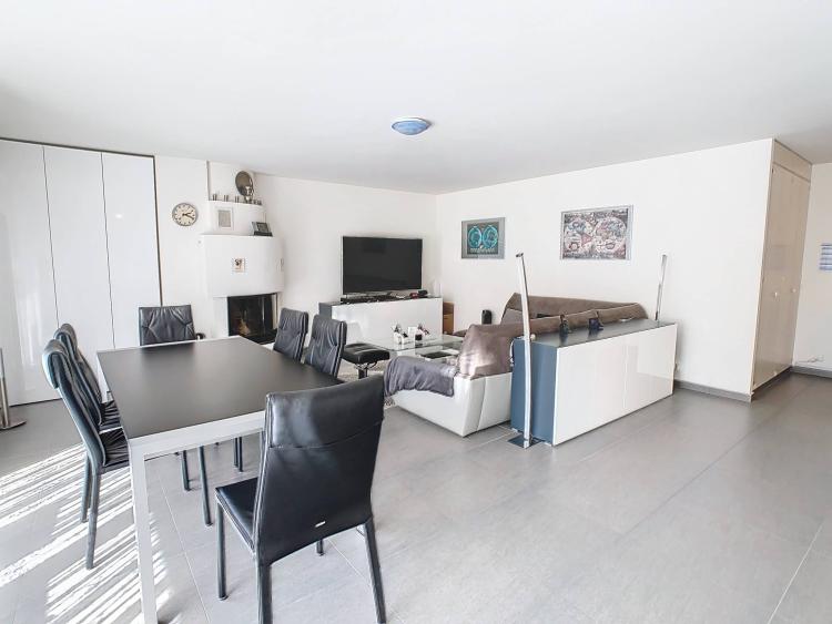 Bel appartement traversant de 5 pièces au calme
