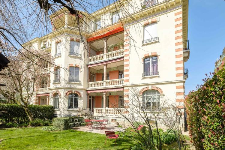 Rare à la vente ! Superbe appartement avec cachet au centre-ville