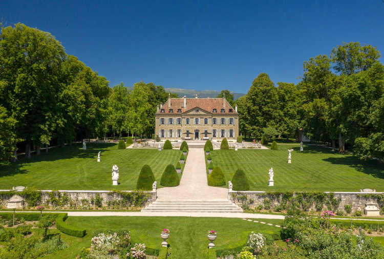 Château de Choully : L'Histoire et le Luxe au sommet de Genève