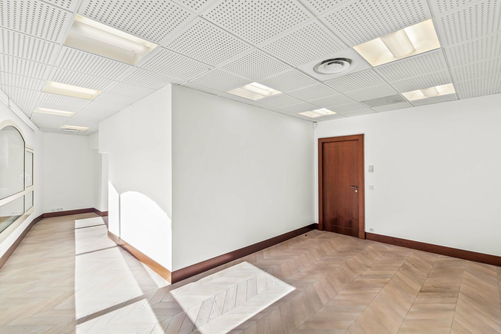 Villa del Sole : Bureaux Entièrement Rénovés