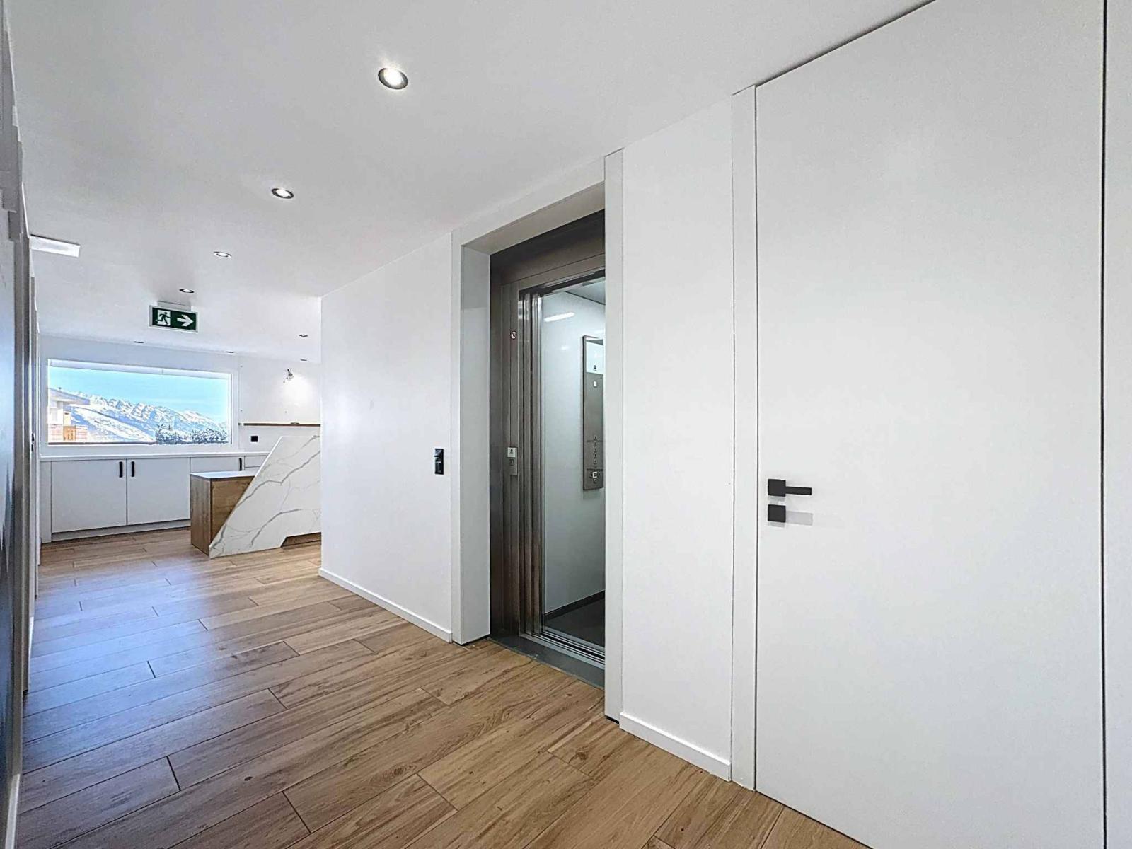 Situation exceptionnelle au cœur de Crans avec vue panoramique