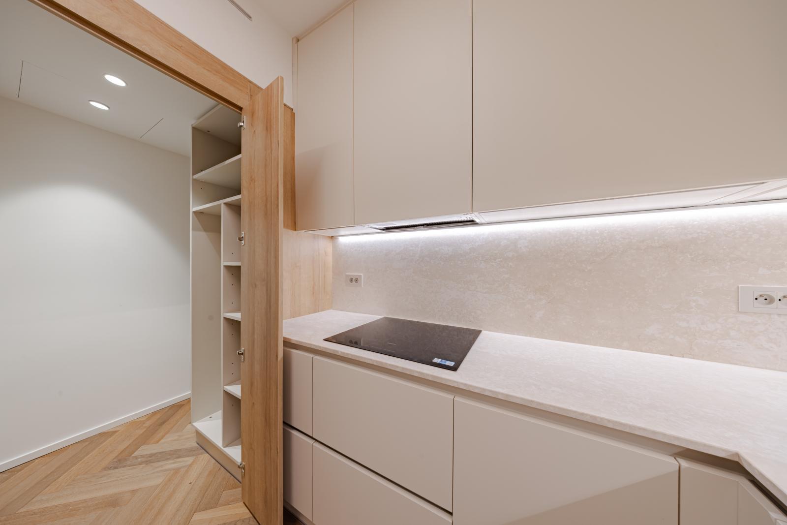 APPARTEMENT USAGE MIXTE PORT