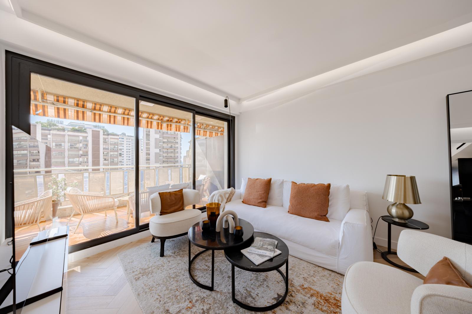 MAGNIFIQUE 3 PIECES RENOVE ET CENTRAL AVEC PARKING