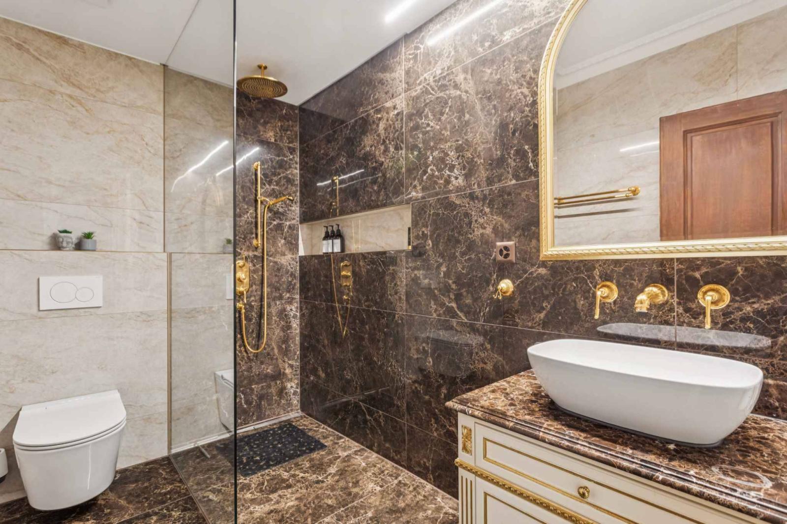 Prestigieux appartement de 6 pièces avec studio indépendant au sein d'un domaine d'exception