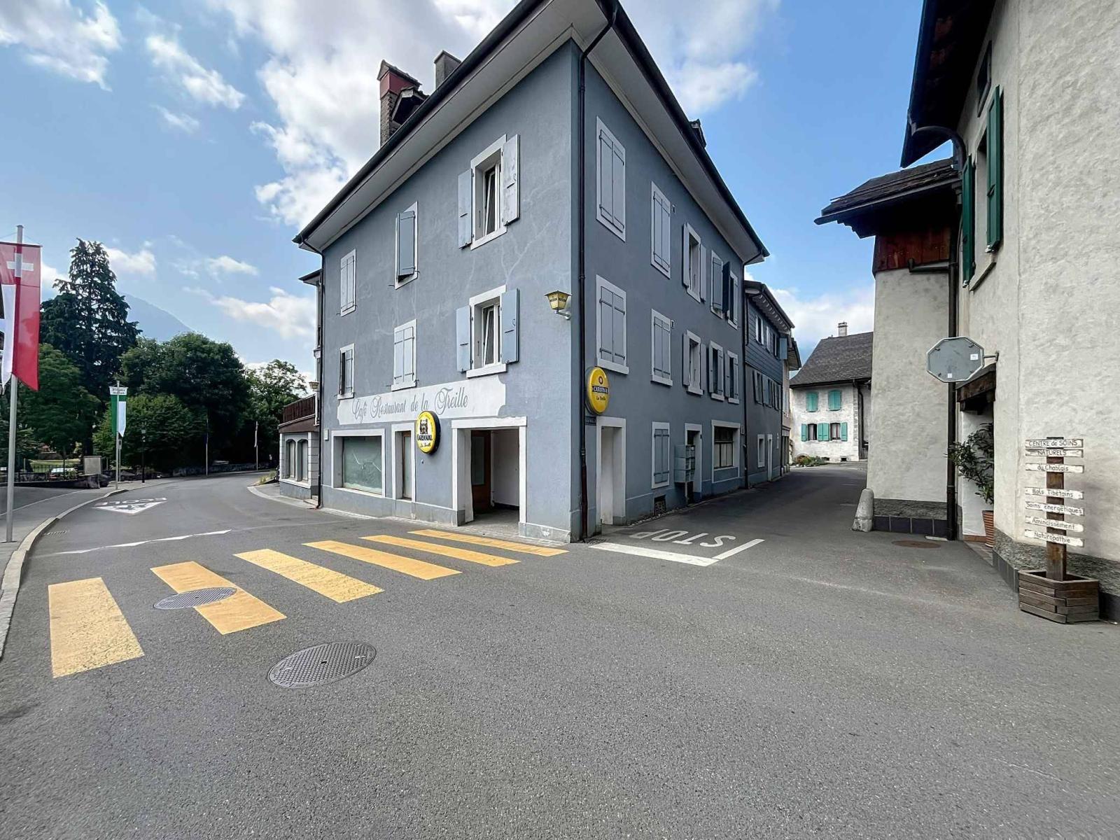IMMEUBLE DE RENDEMENT AVEC LOCAL COMMERCIAL ET APPARTEMENTS