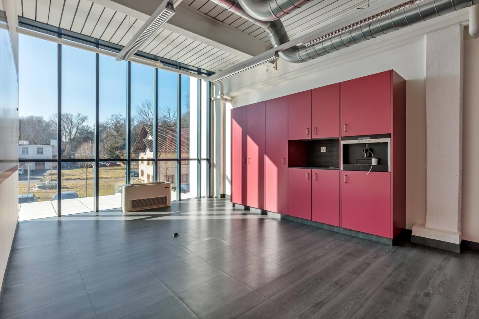 Bureaux équipés d'environ 6'000  m2 DIVISIBLES à Versoix