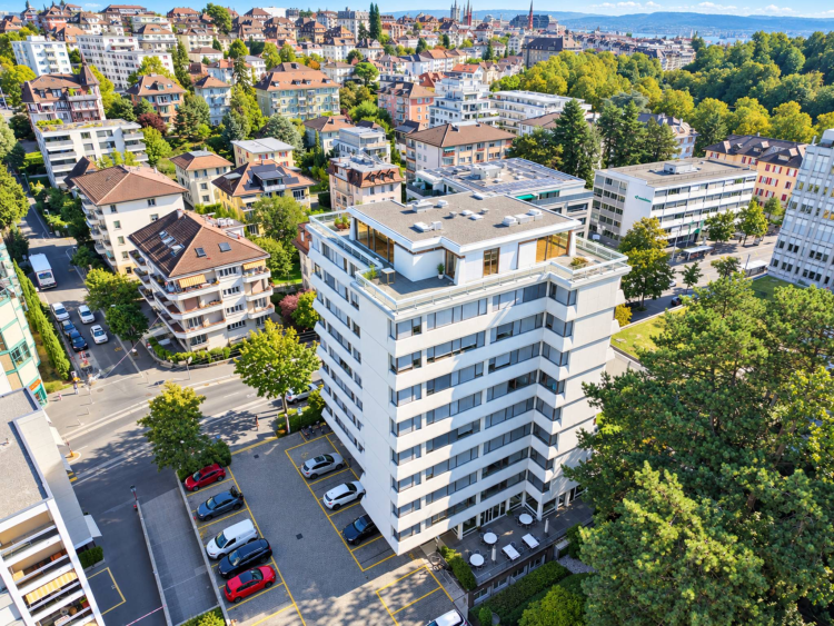 Cour 61 - 1'800 m² - Une adresse