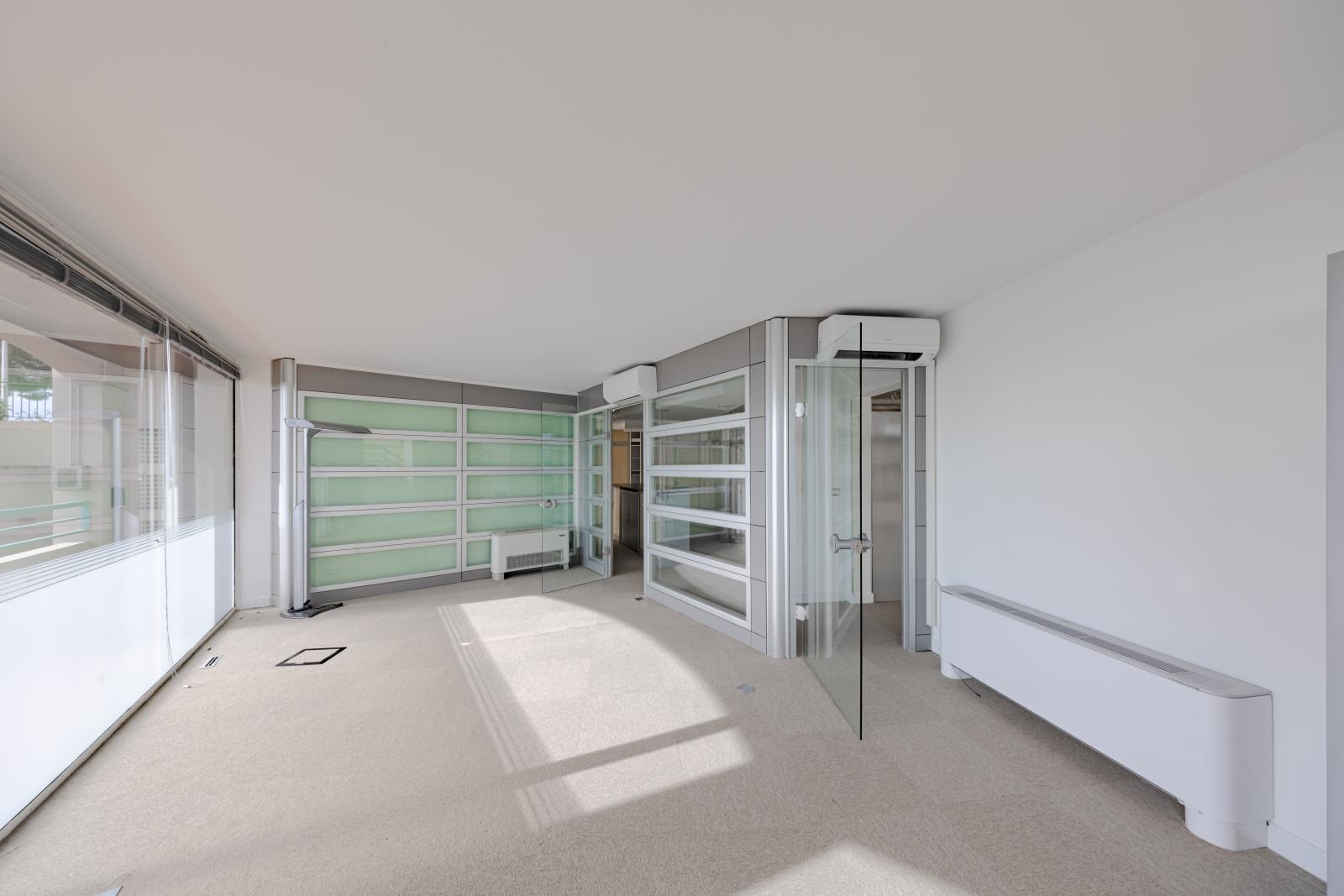 SPACIEUX BUREAUX PROCHE DE LA MER