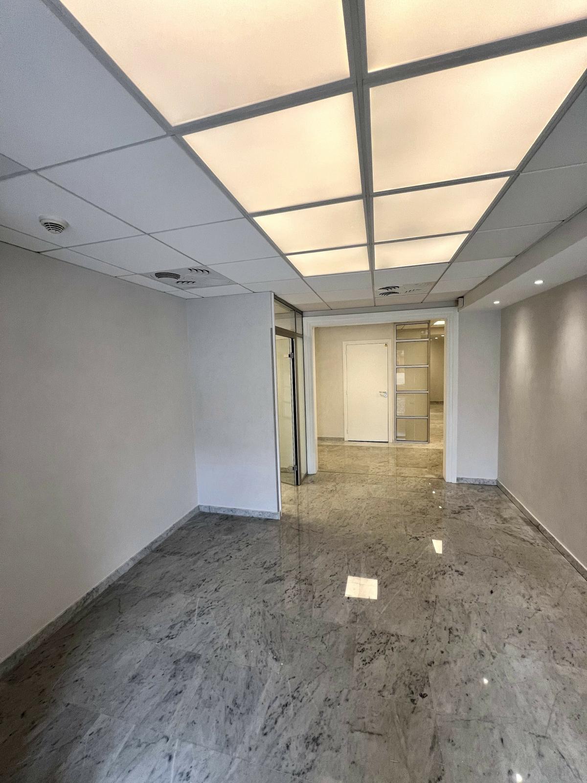 FONTVIEILLE - SPACIEUX BUREAUX AVEC 6 ESPACES DE TRAVAIL - LE SEASIDE PLAZA