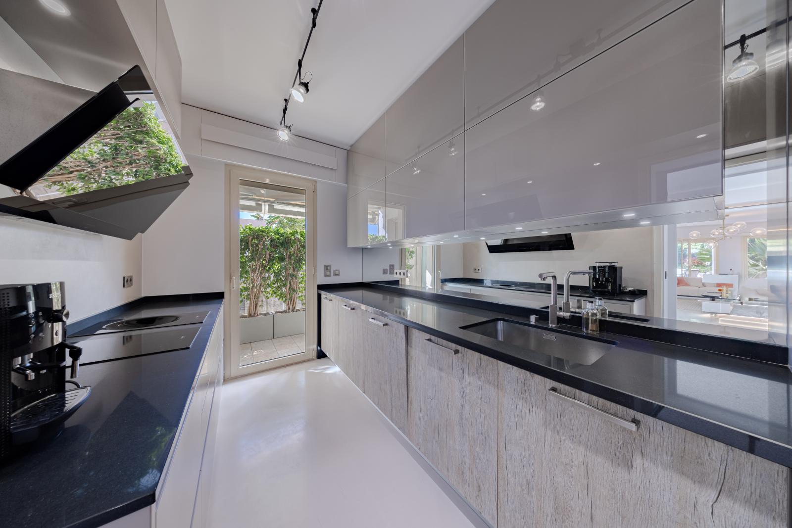 MAGNIQUE PENTHOUSE RENOVE