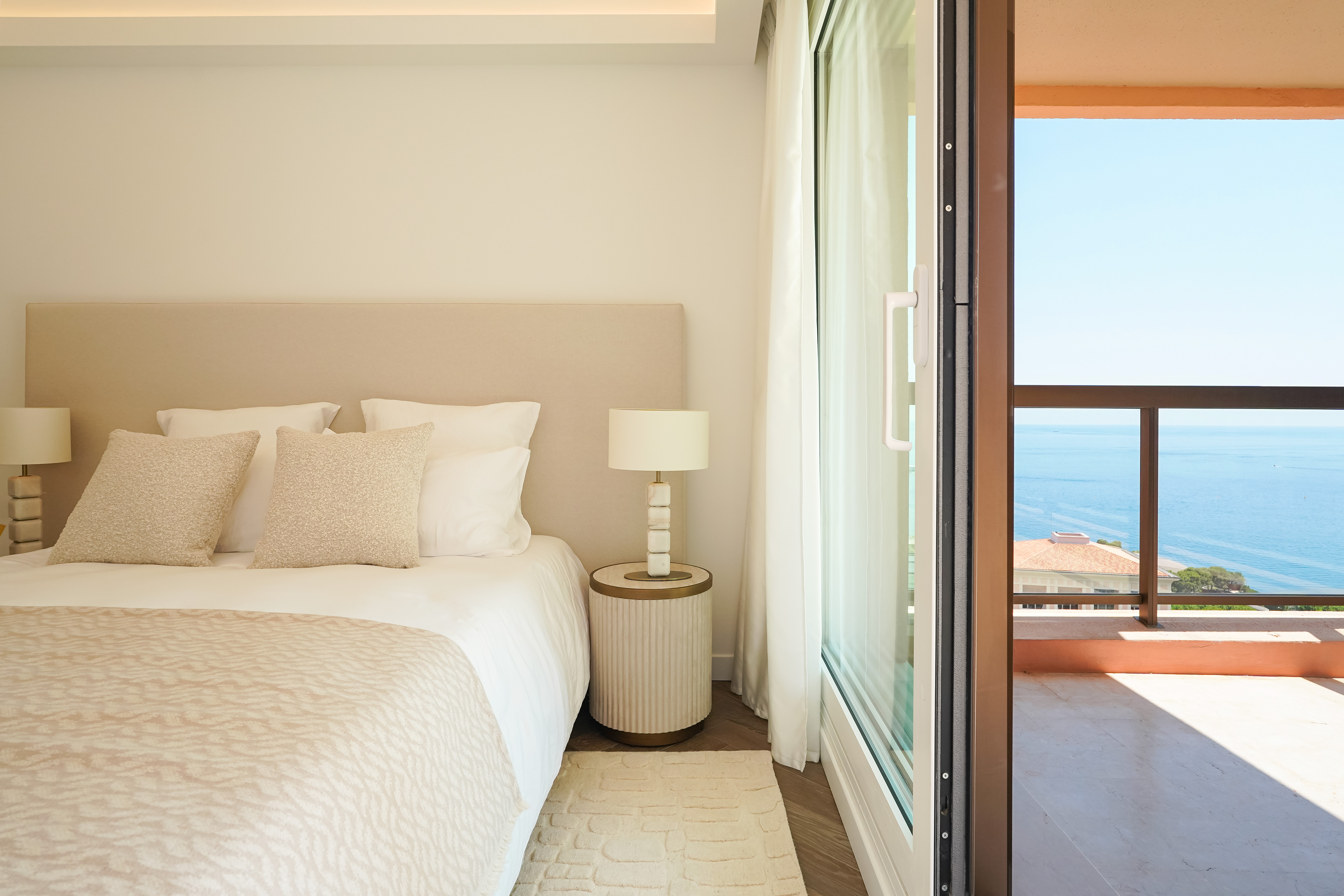 MGPU8_chambre-et-terrasse-monte-carlo-sun-1751545780.jpg