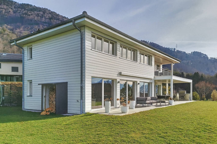 Superbe propriété individuelle avec vue sur le lac et les montagnes