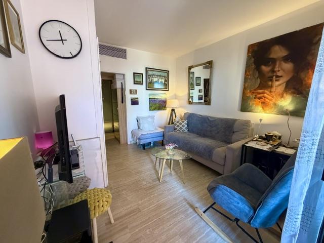 Le Montaigne : Studio avec Cave en usage Mixte
