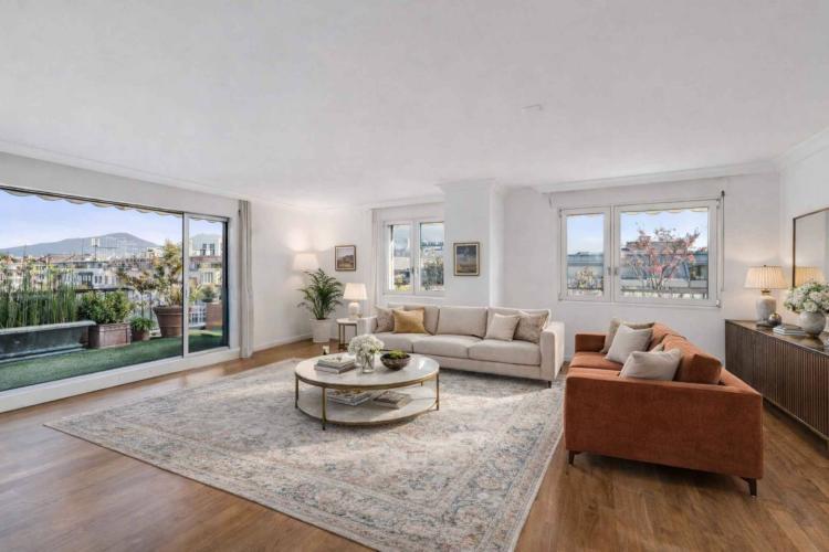 EN EXCLUSIVITÉ ! Bel attique de 6 pièces avec terrasse de 141 m²