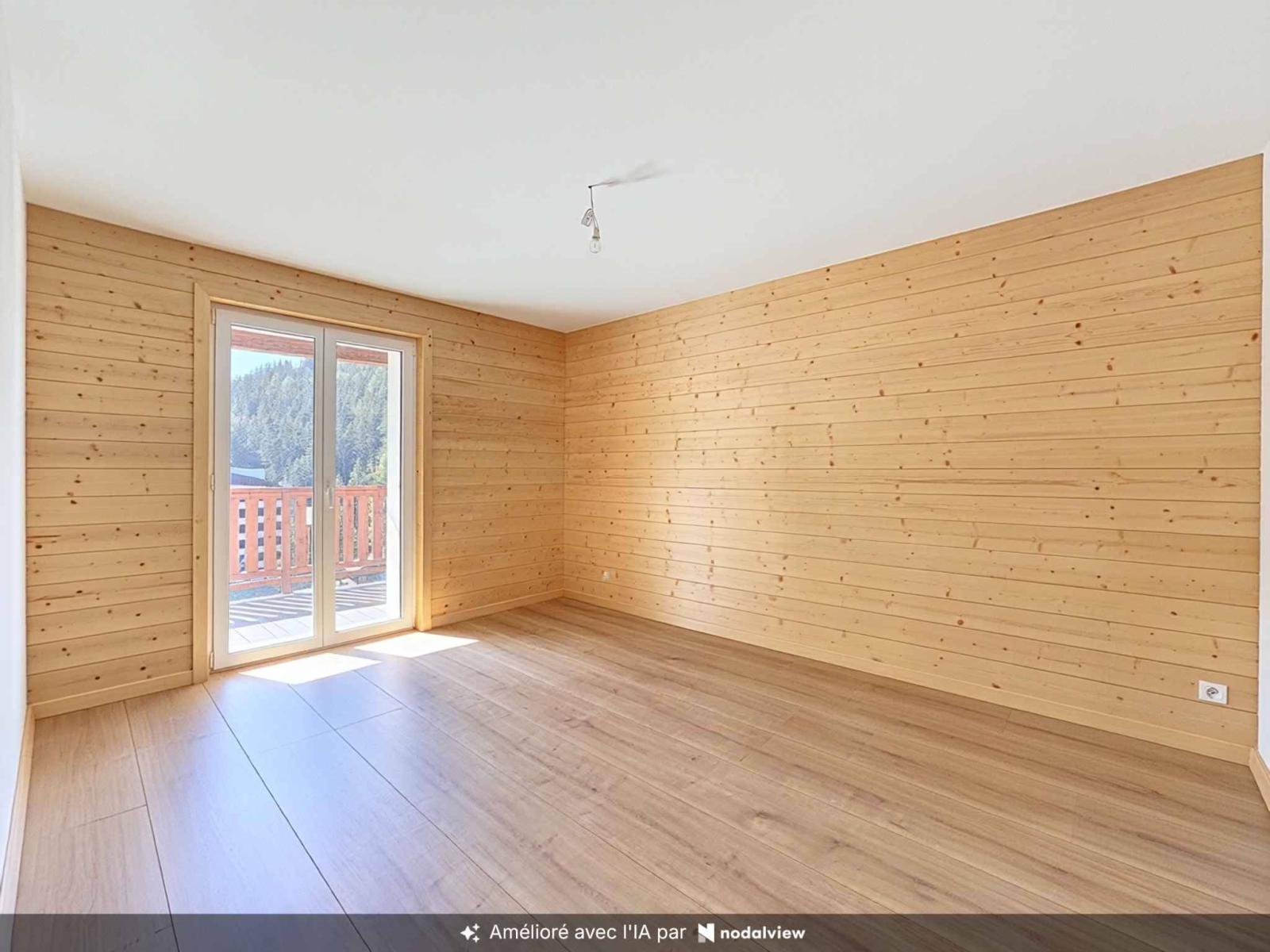 CHALET DE 15,5 PIÈCES
COMPOSÉ DE TROIS APPARTEMENTS INDÉPENDANTS