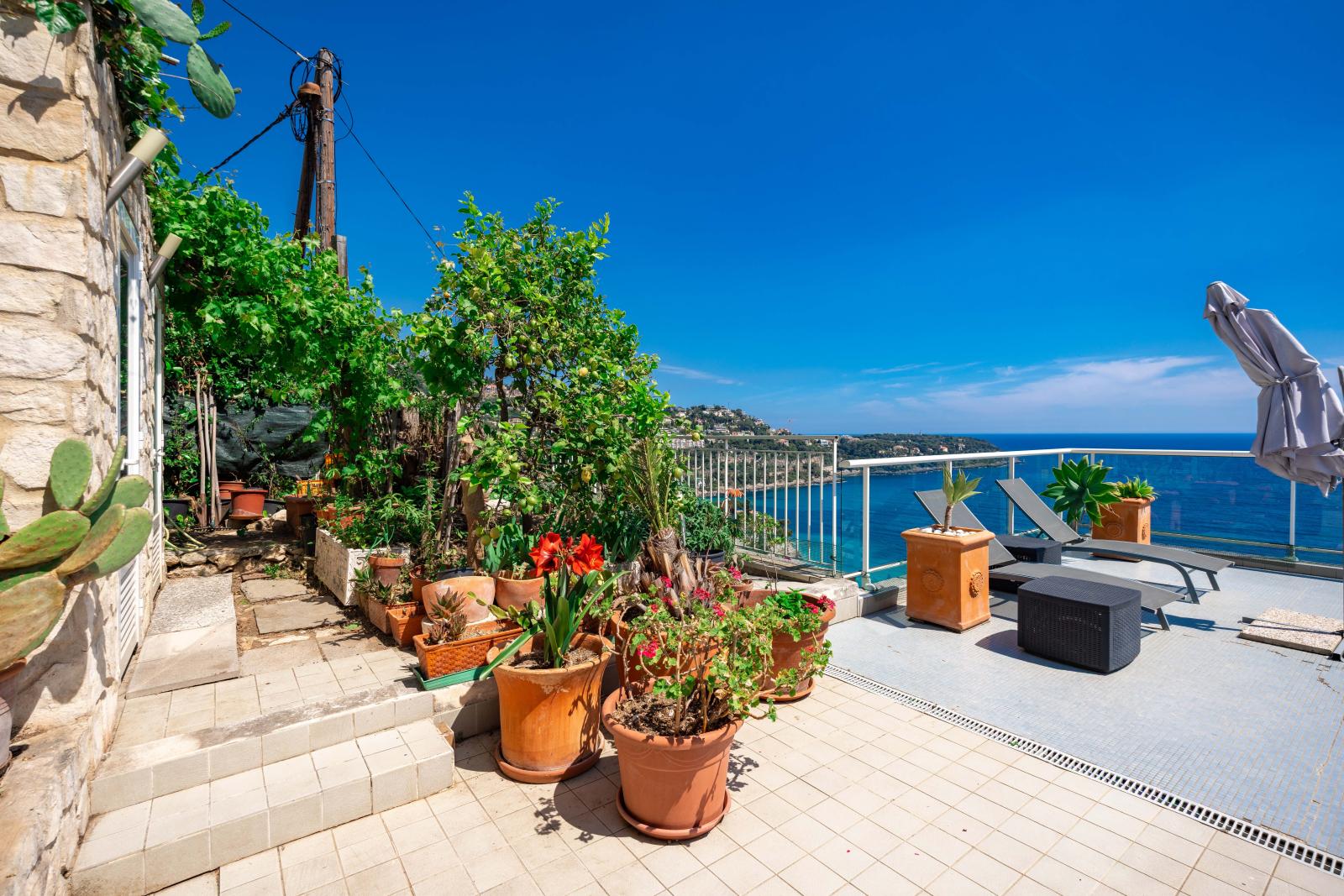UNIQUE 3 CHAMBRES AVEC VUE MER PROCHE DE MONACO