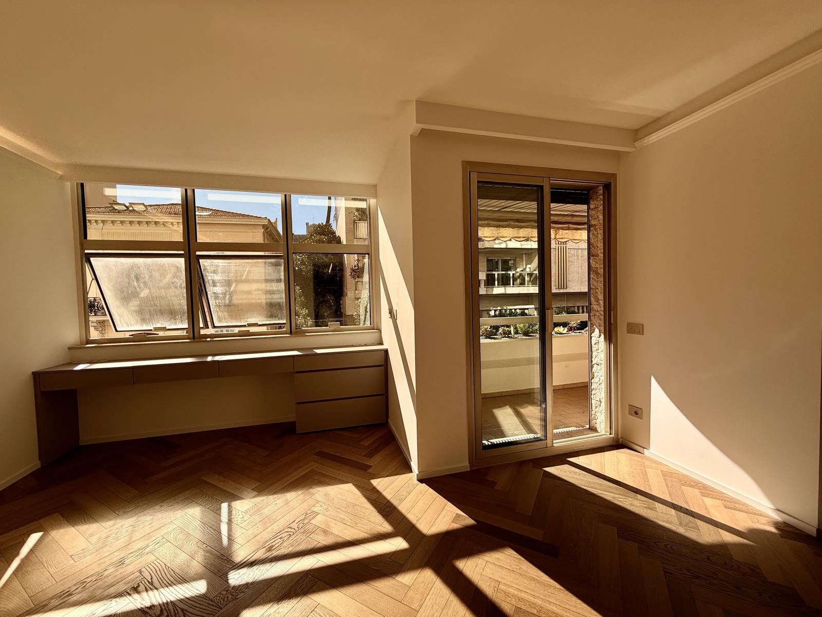 PORT- ENTIEREMENT RENOVÉ- 3 PIECES- SUFFREN