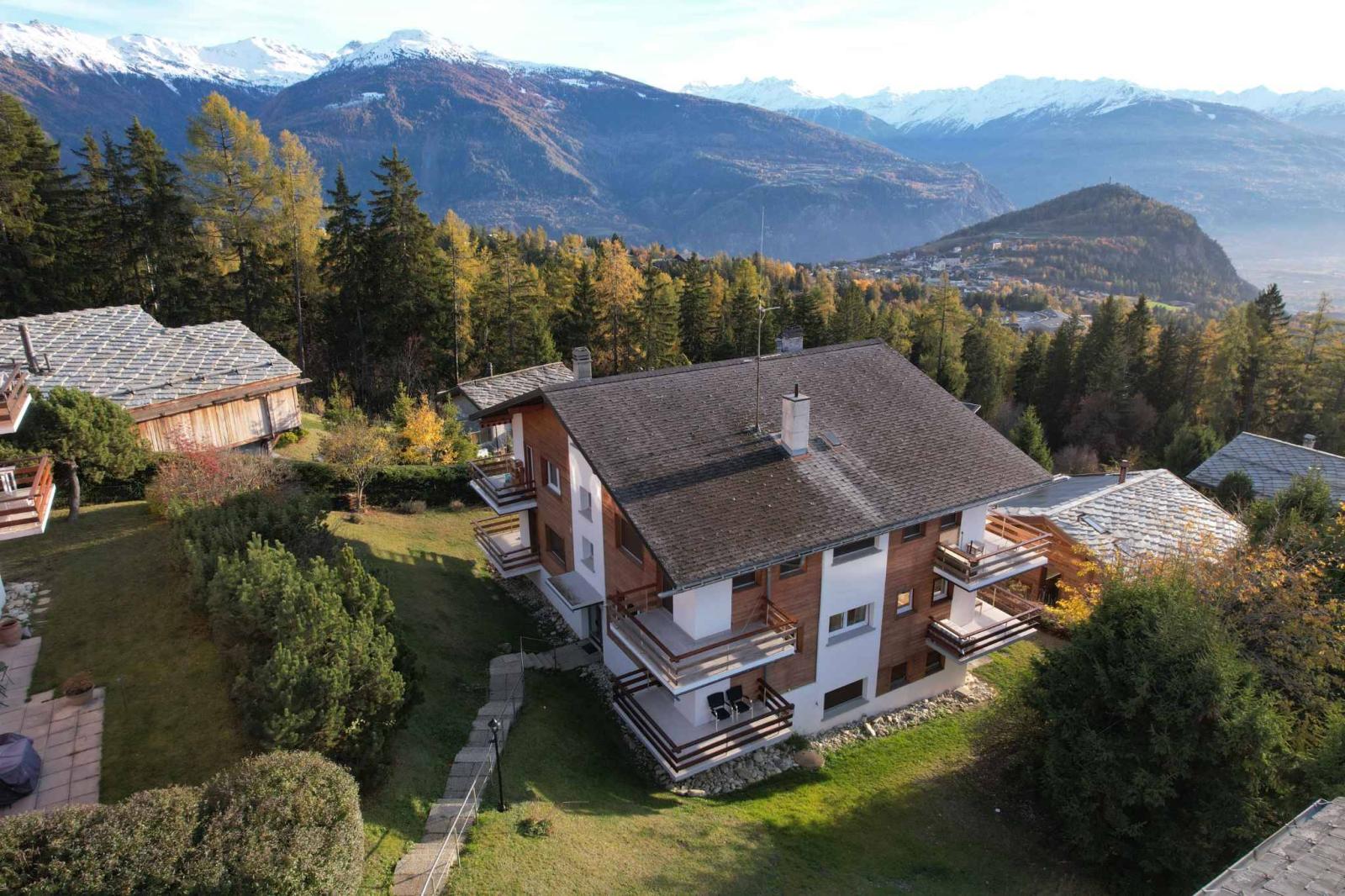 TRÈS BEL APPARTEMENT DE 3.5 PIÈCES AVEC VUE PANORAMIQUE EXCEPTIONNELLE
