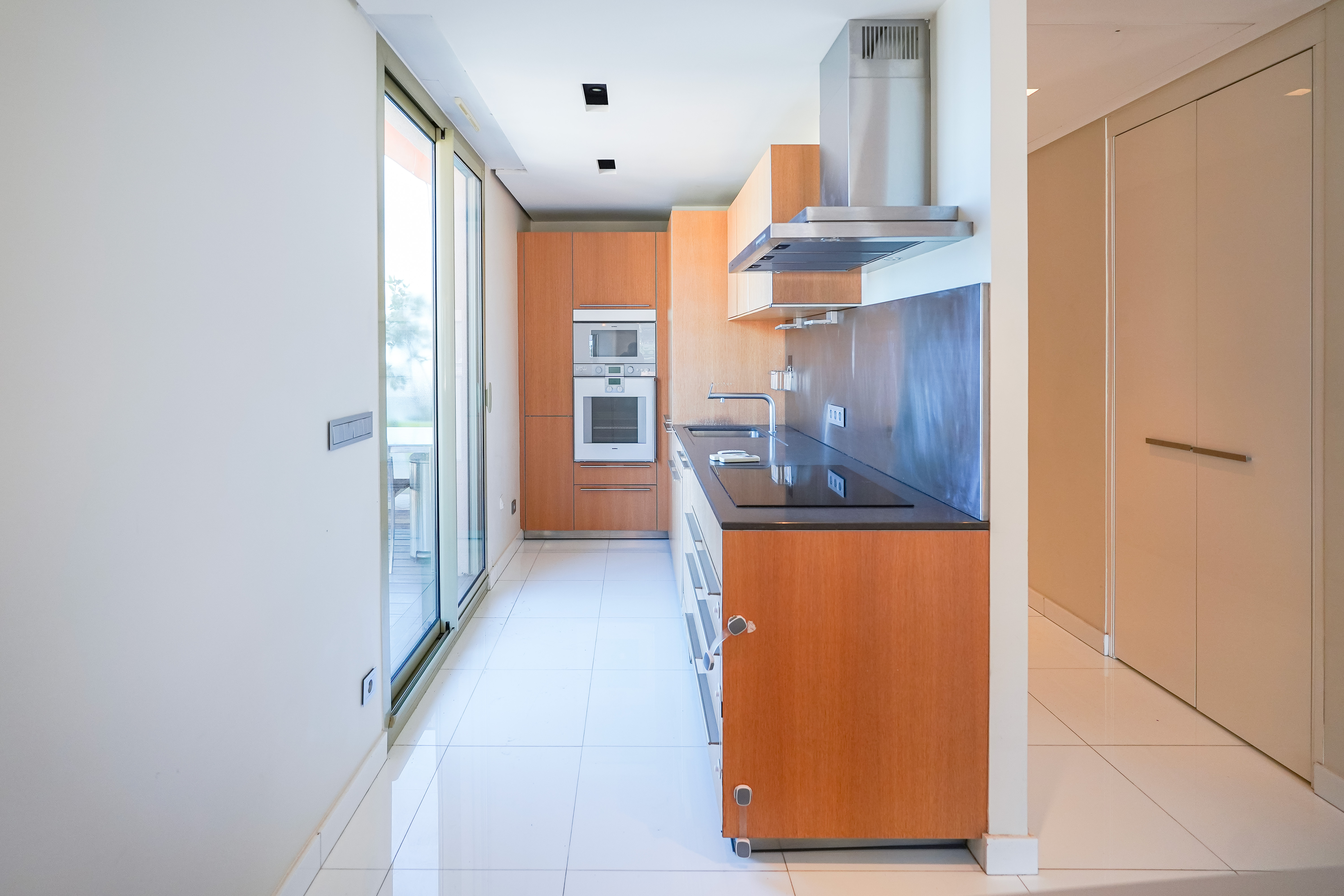 nGaIc_cuisine-villa-les-pins-barnes-monaco-1773680608.jpg