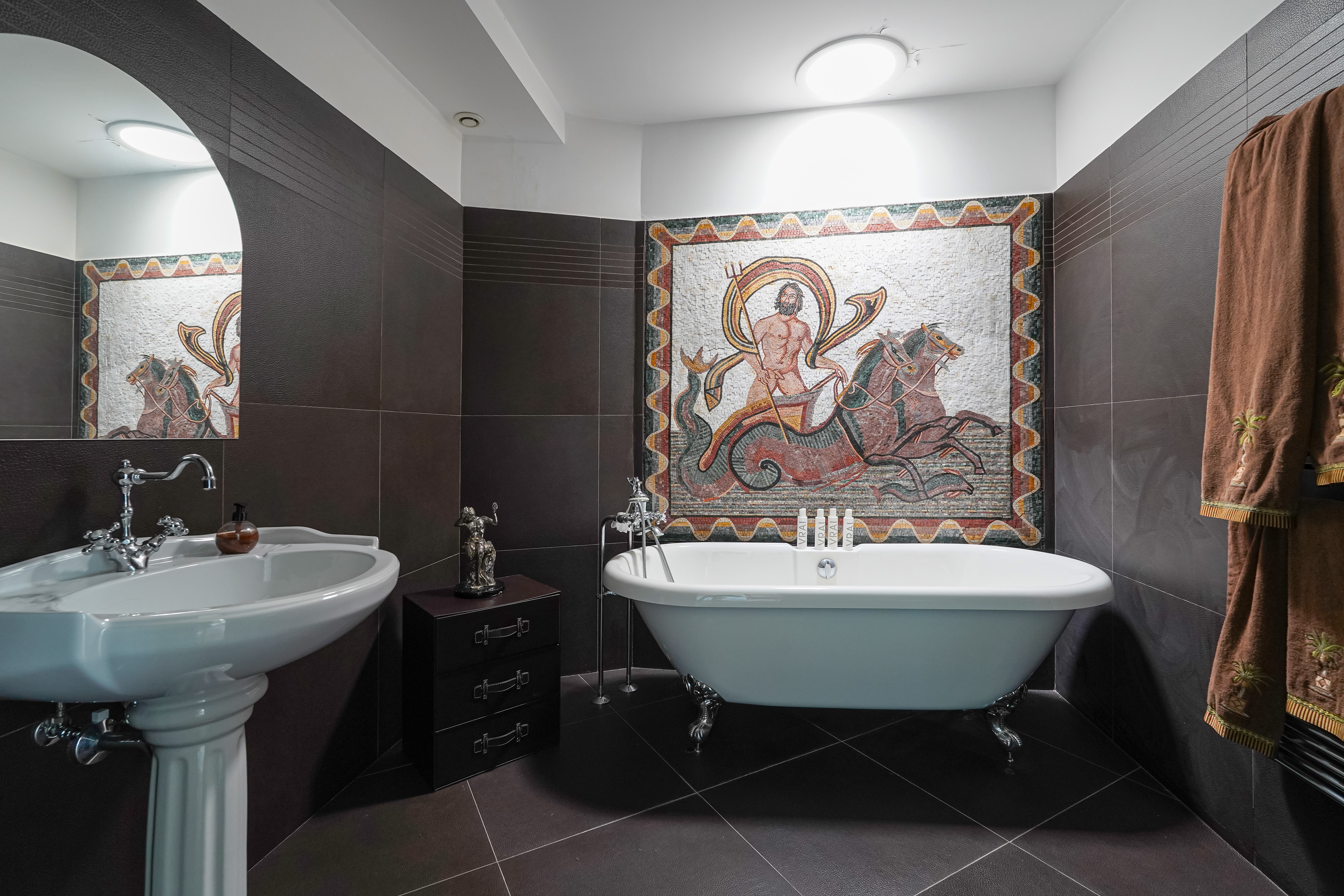 NHyL7_sdb-villa-la-rousse-barnes-valeri-agency-monaco-1754404161.jpg