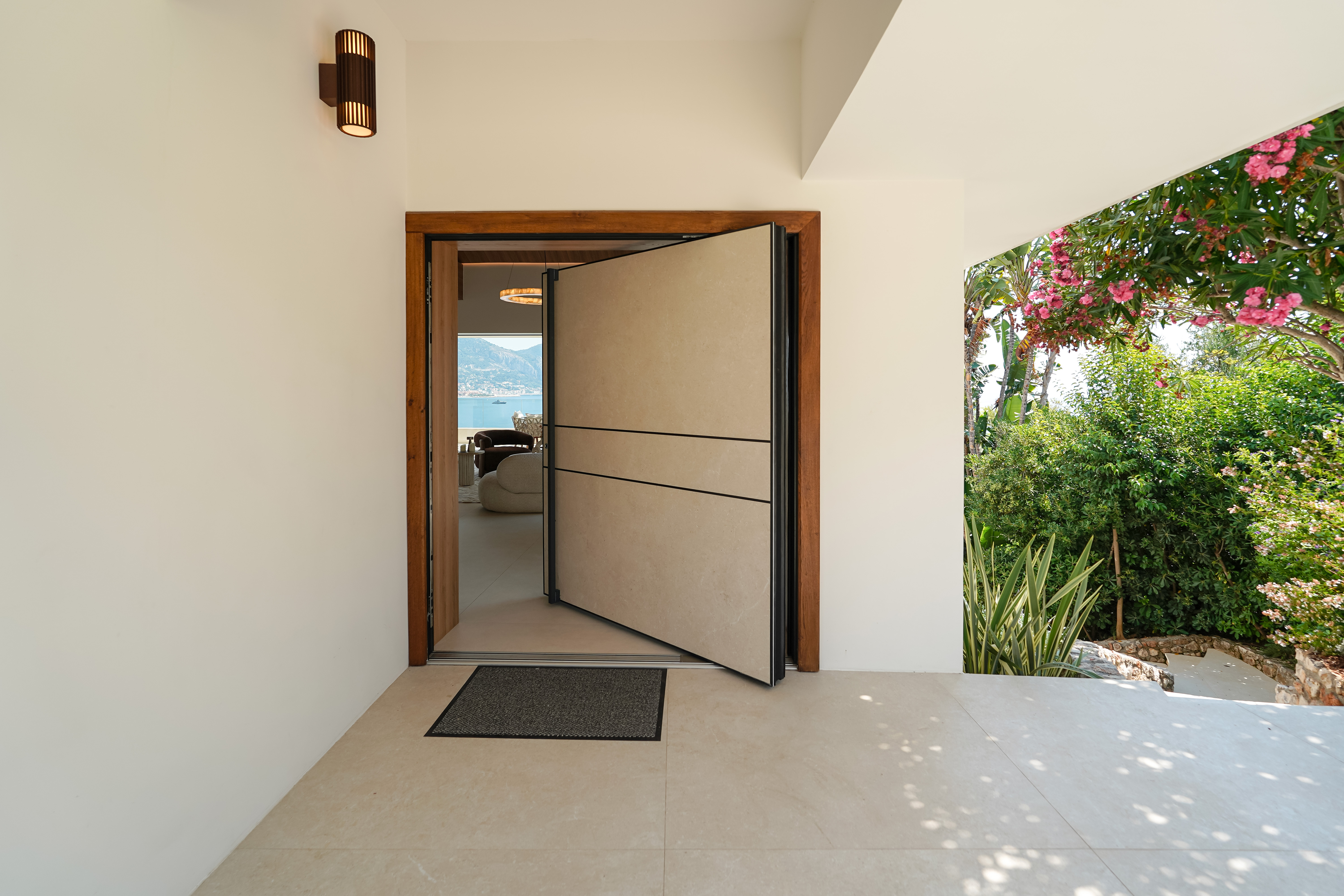nkyOh_entre-e-villa-cap-martin-valeri-agency-by-jm-barei-1785495583.jpg