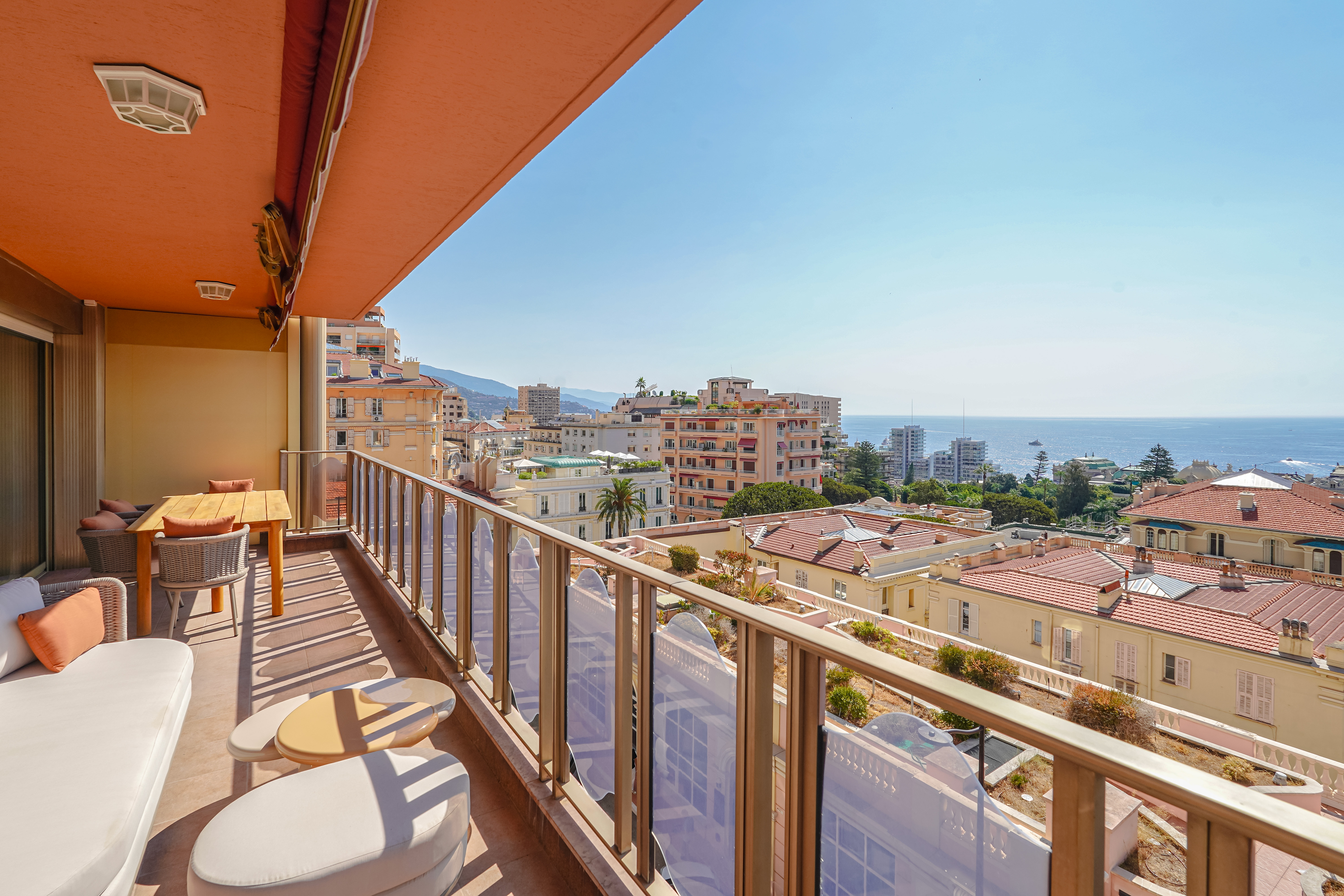 nnTZ9_terrasse2-riviera-palace-valeri-agency-1784132080.jpg