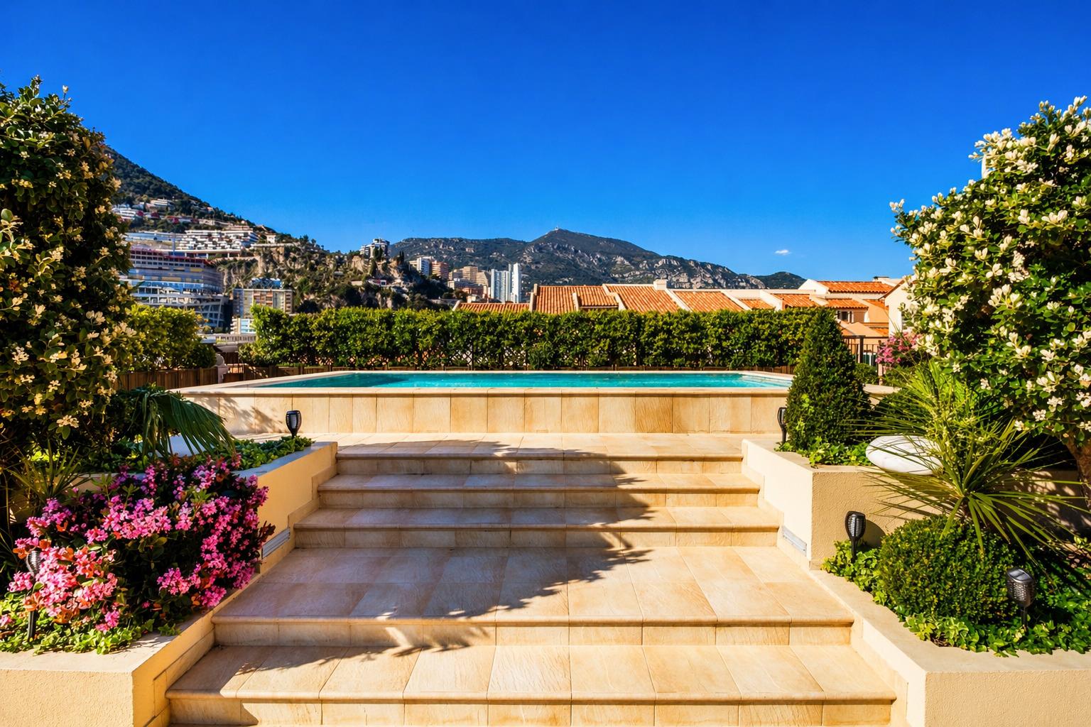 Fontvieille: Appartement d’exception avec terrasse et piscine privative face à la mer
