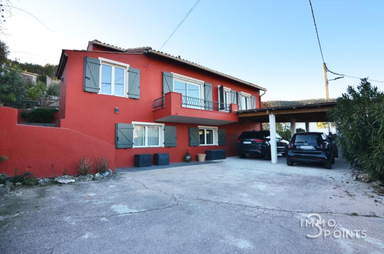 Villa familiale avec piscine – Secteur prisé