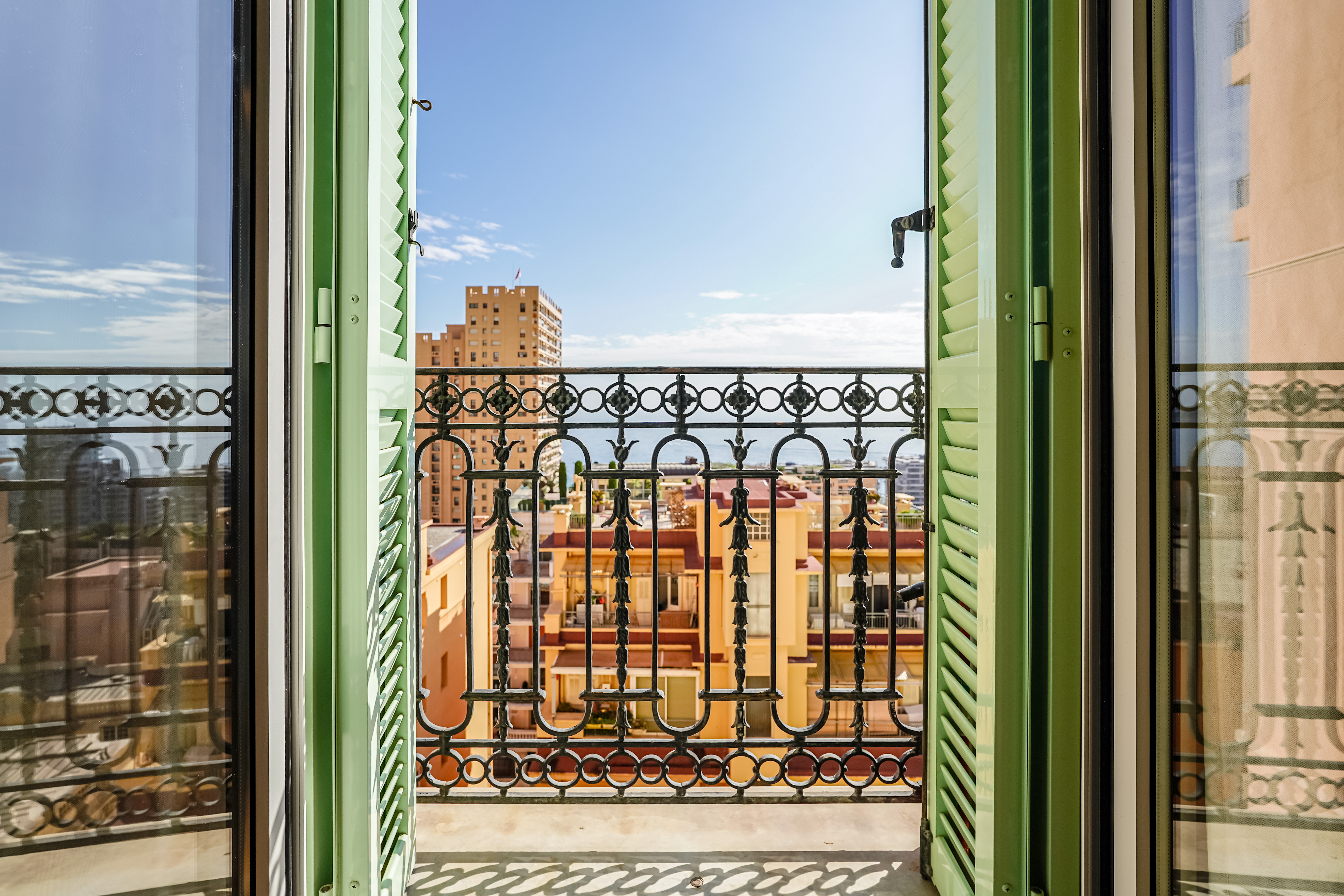 oeRwi_balcon-vue-mer-1729764095.jpg