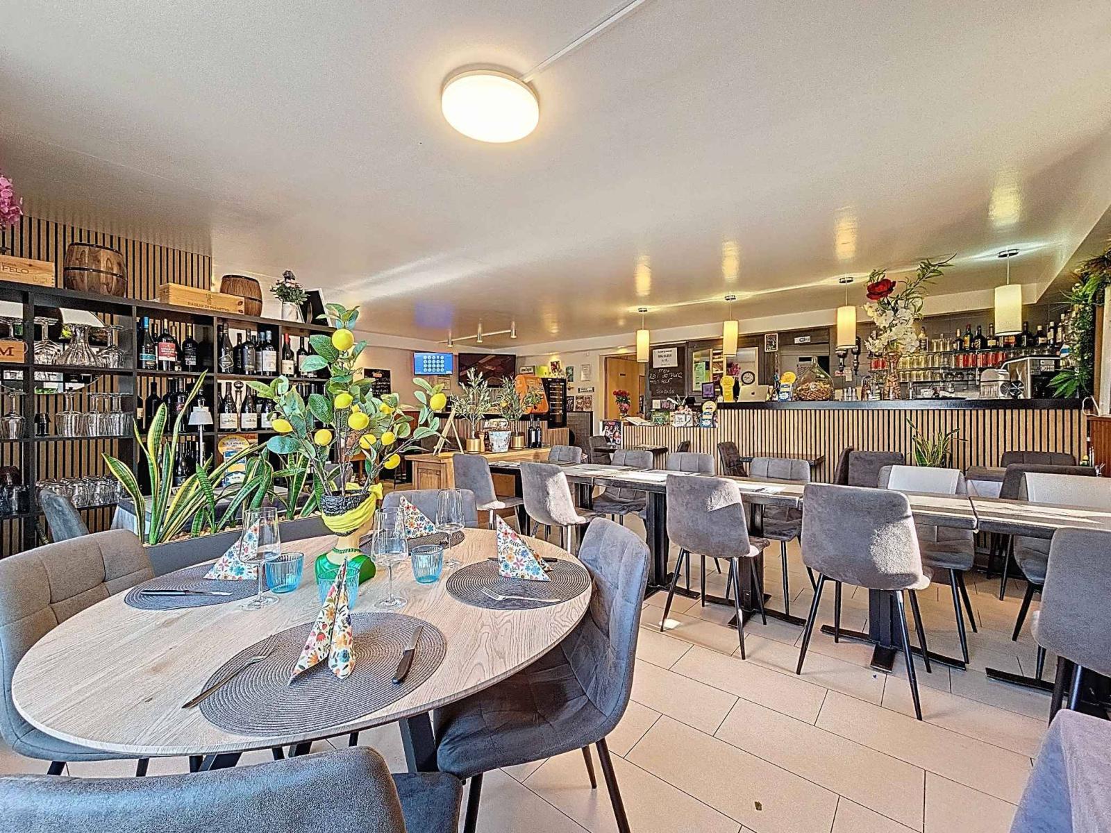 Immeuble d’habitation avec café-restaurant au coeur de la Broye
