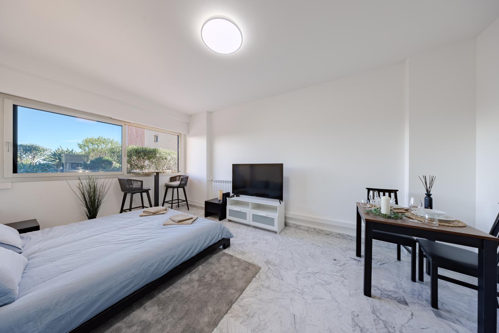 BUREAU RÉNOVÉ USAGE MIXTE