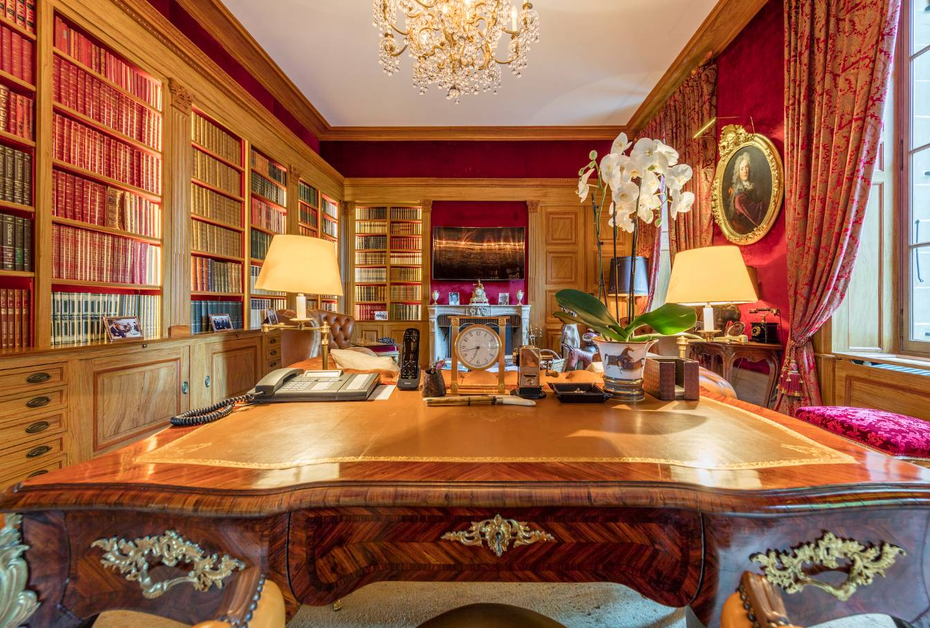 Château de Choully : L'Histoire et le Luxe au sommet de Genève