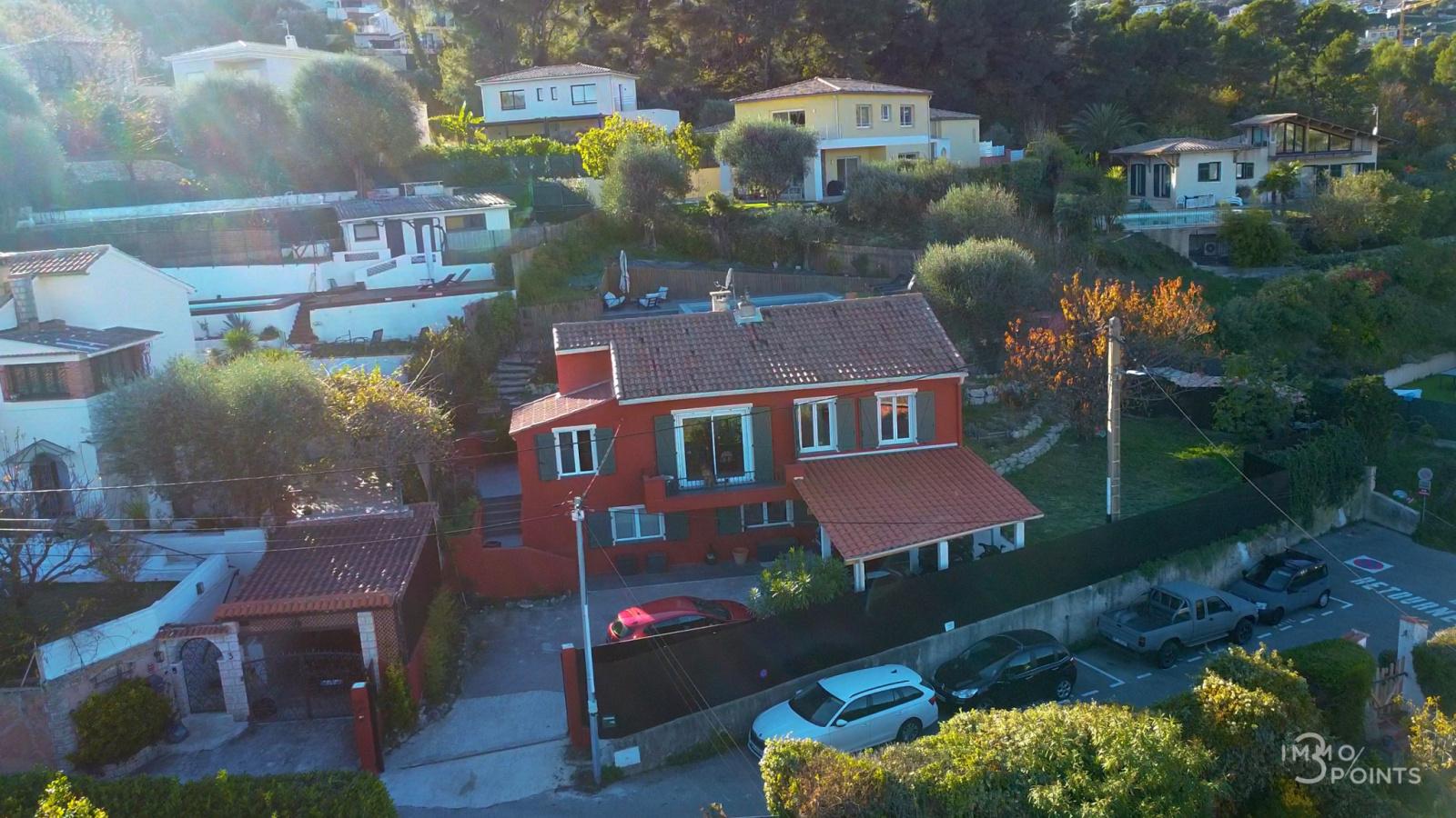 Villa familiale avec piscine – Secteur prisé