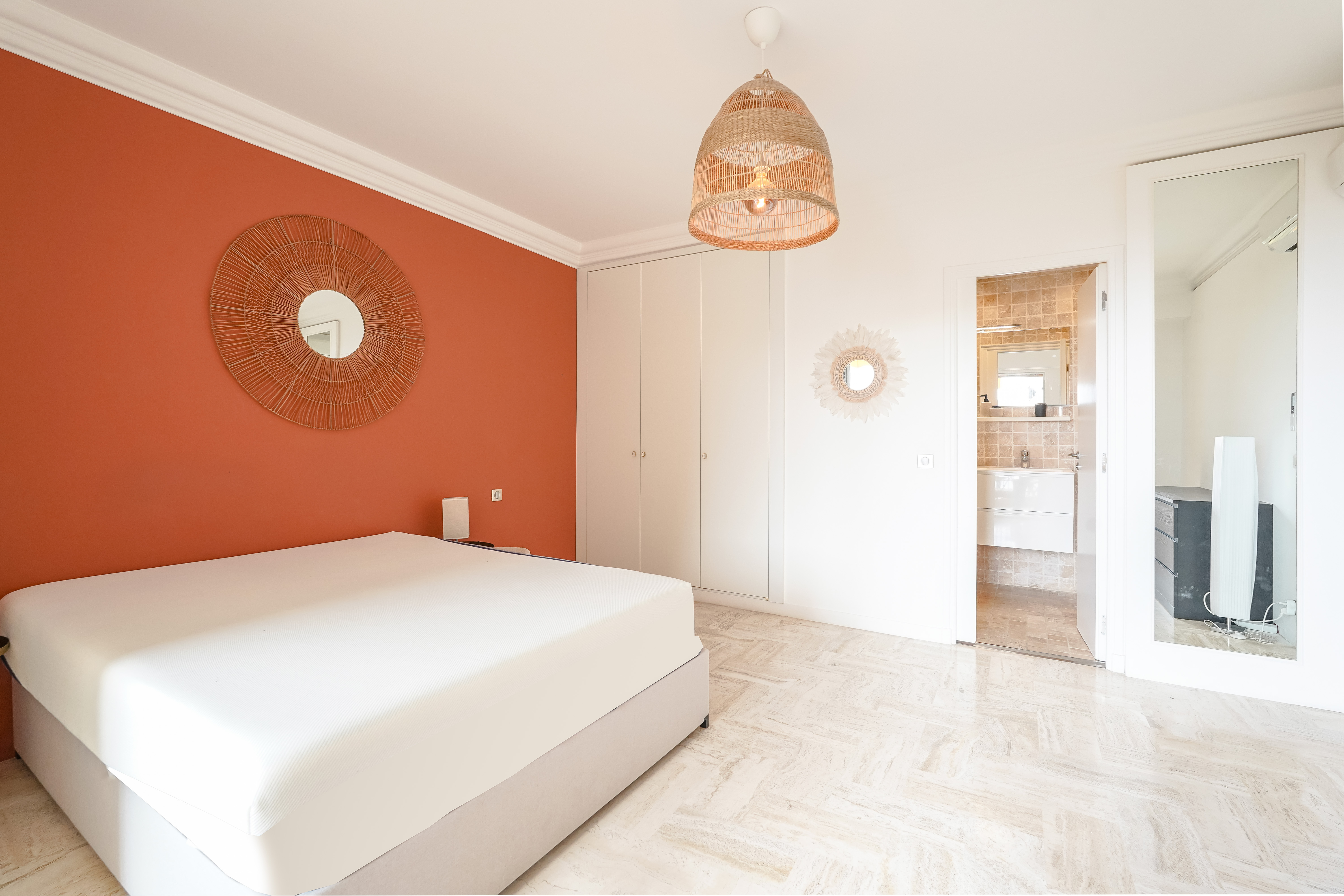 OtNvx_chambre-3-cap-d-ail-valeri-agency-1772640326.jpg