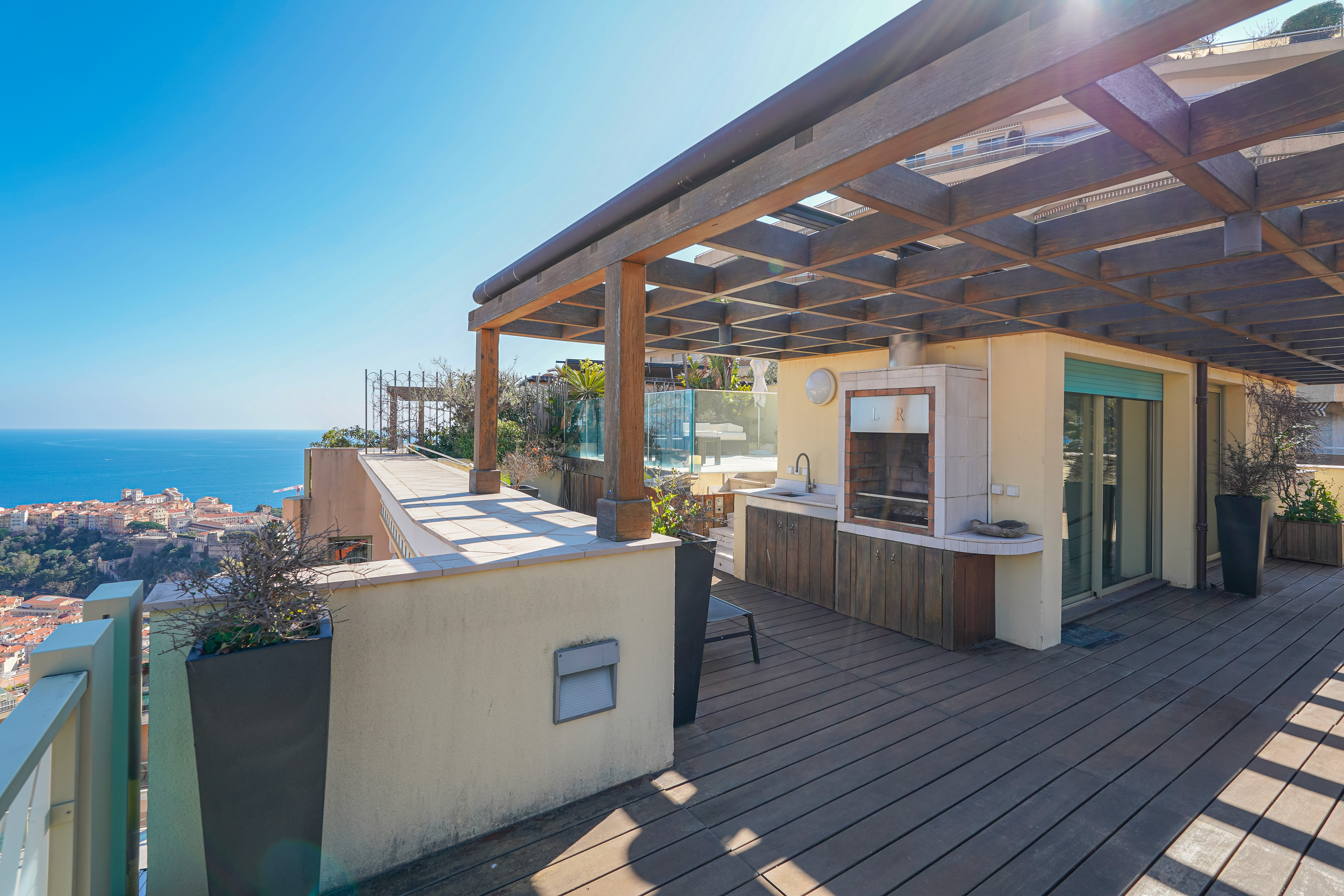 OvPqU_cuisine-d-e-te-villa-les-pins-barnes-monaco-1773680606.jpg