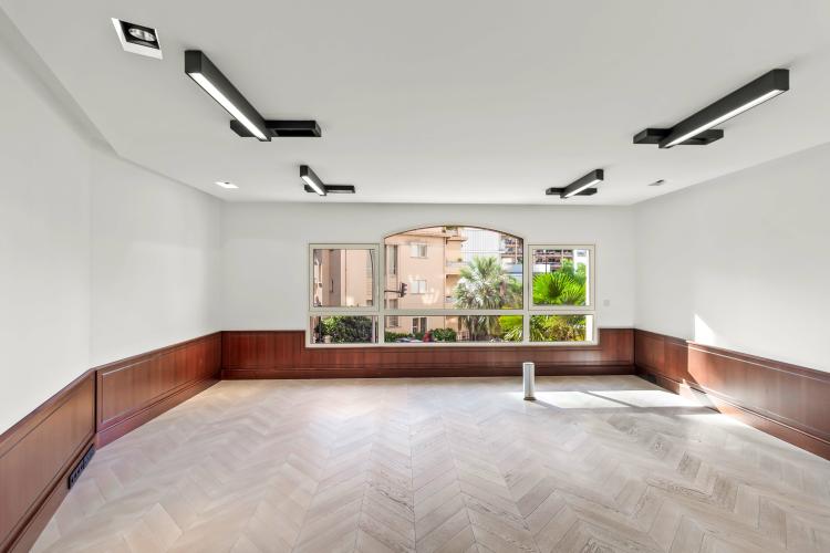 Villa del Sole : Bureaux Entièrement Rénovés