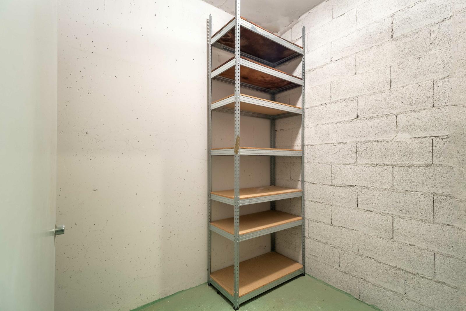 Ligures : Studio Entièrement Rénové avec Vue Mer Panoramique, Cave et Parking