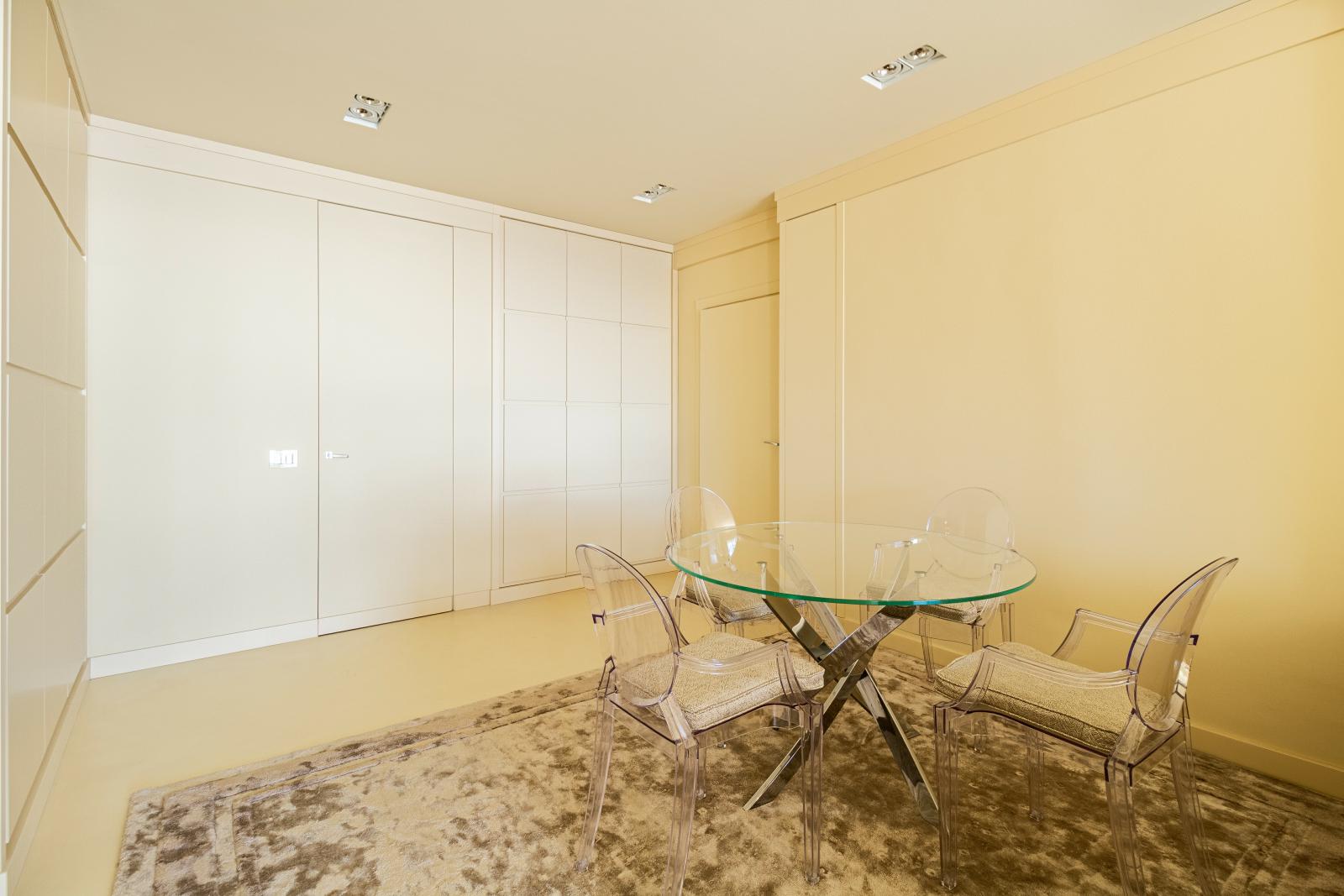 LE CONTINENTAL : Elégant deux-pièces rénovée avec vue panoramique sur la mer