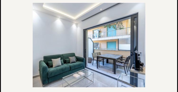 Studio rénové avec terrasse – Luminosité & confort