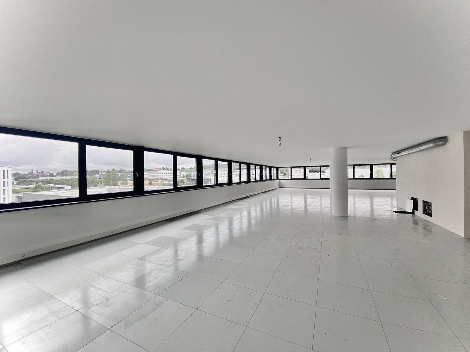 Atelier, laboratoire, locaux neufs de 140 m2 à louer