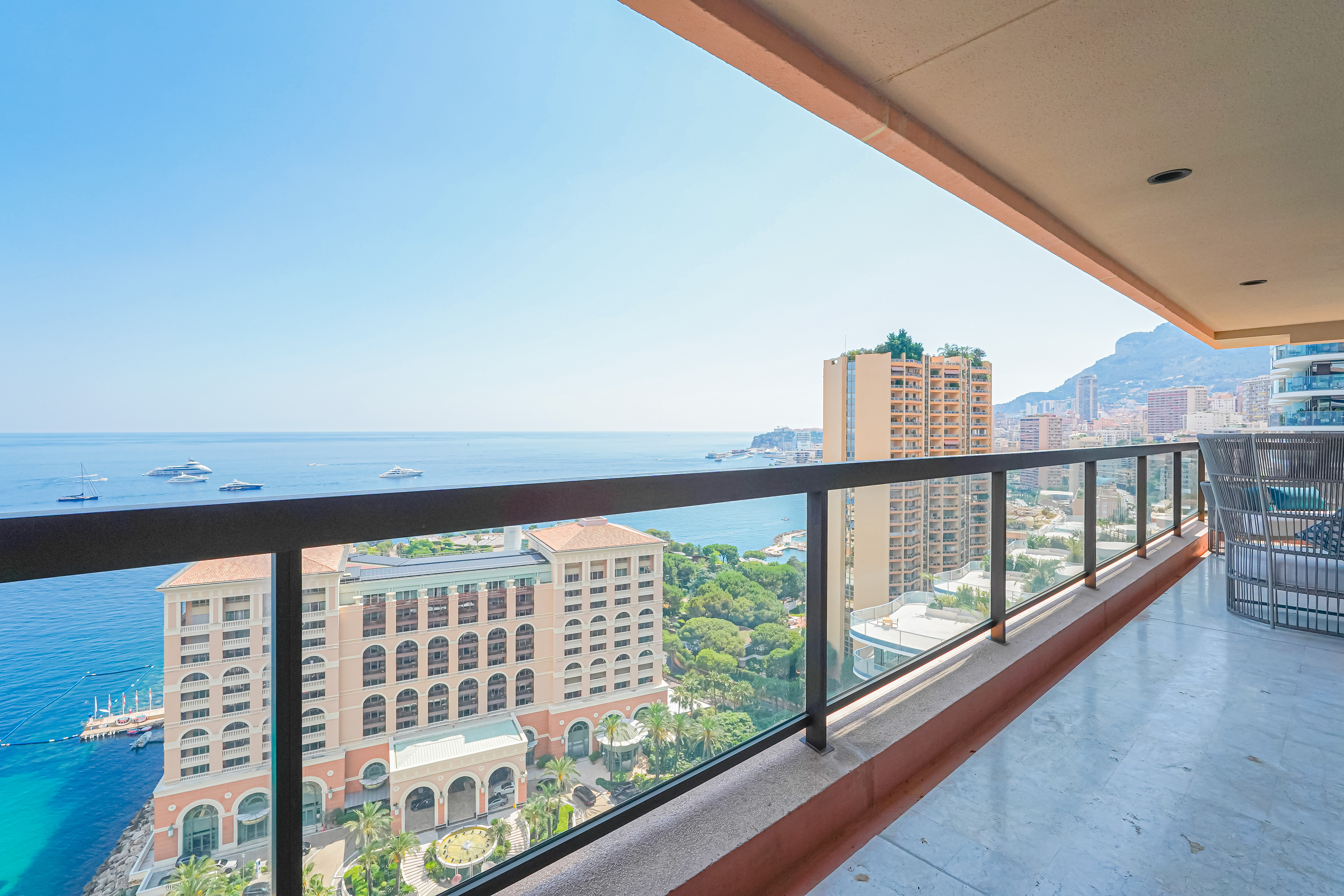 P8Fks_terrasse-bis-vue-mer-monte-carlo-sun-1751545802.jpg