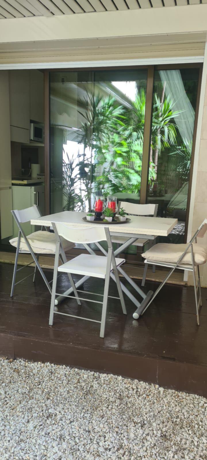 JARDIN EXOTIQUE : studio en location avec jardin privatif