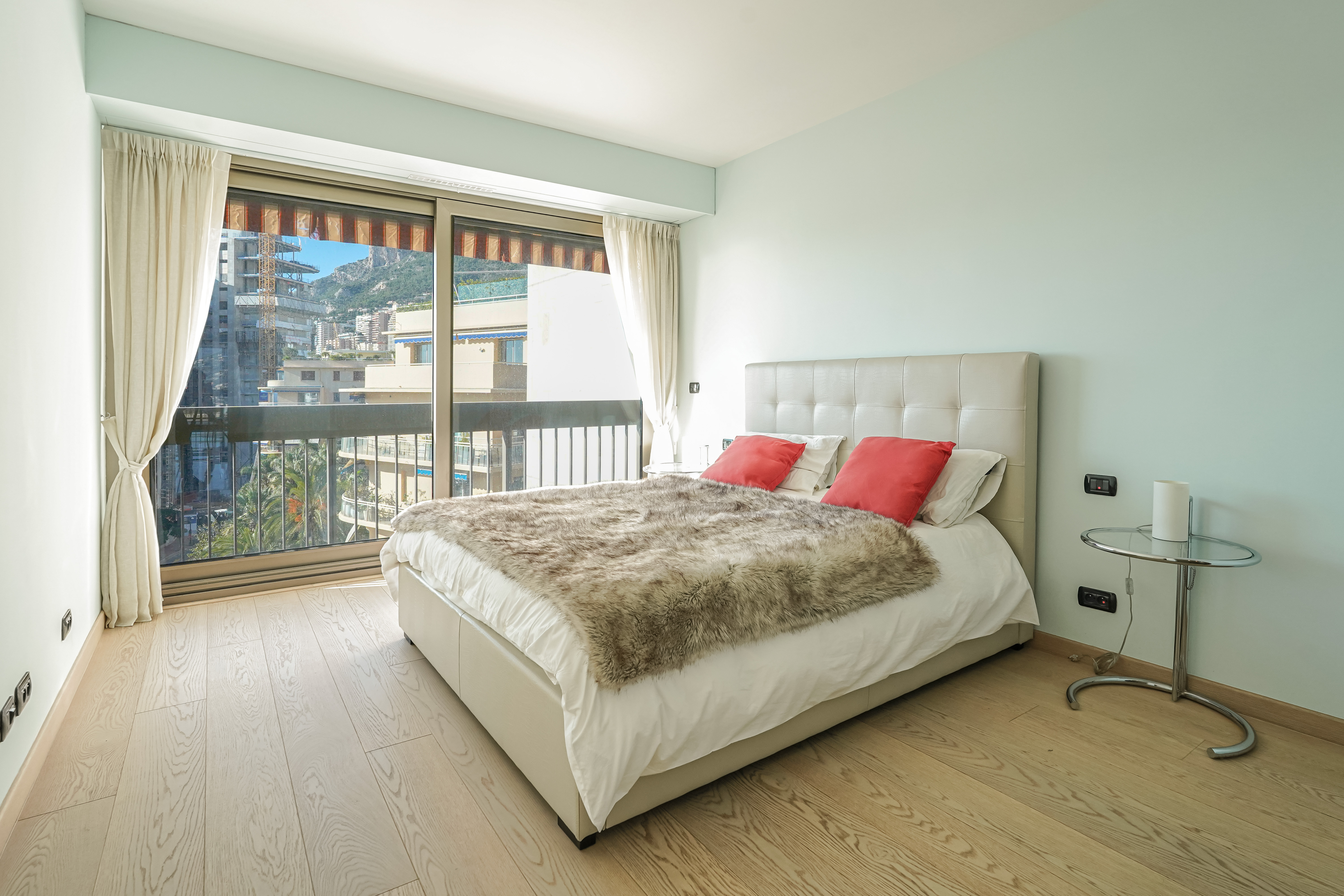 pKunh_chambre-park-palace-barnes-valeri-agency-monaco-1763484906.jpg