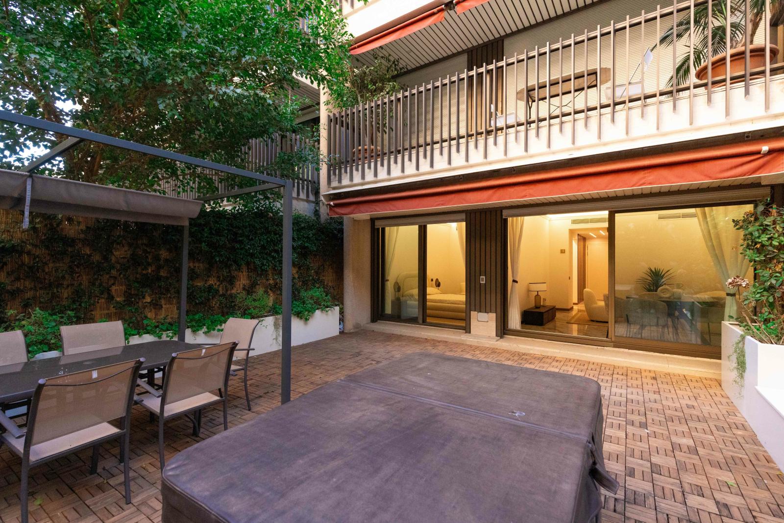 MAGNIFIQUE 2 PIECES ENTIEREMENT RENOVE