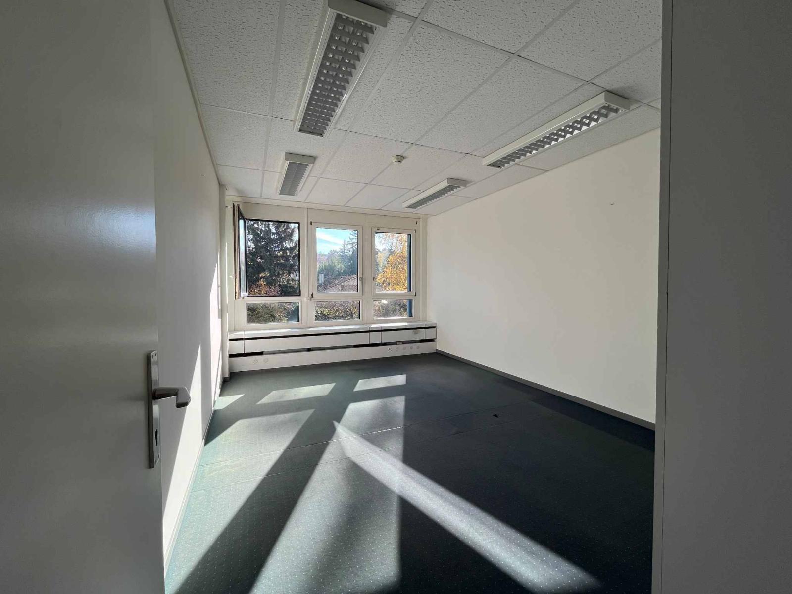 Bureaux de 66 m2 - lumineux à proximité de l'aéroport et de la Place des Nations